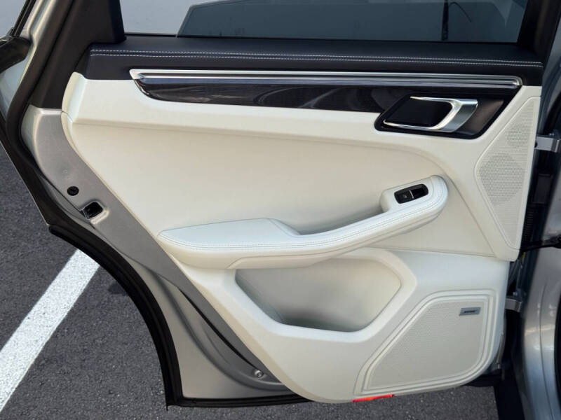 2023 Porsche Macan S