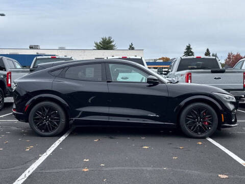 2025 Ford Mustang Mach-E Premium