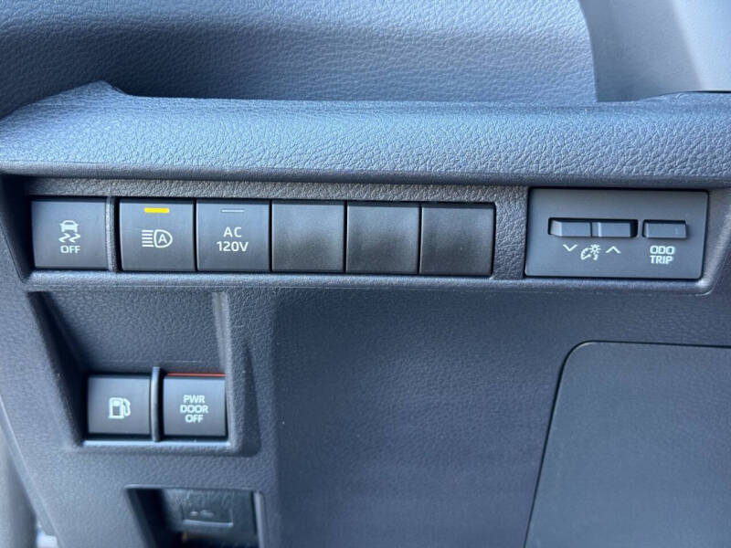 2024 Toyota Sienna XSE 7-Passenger