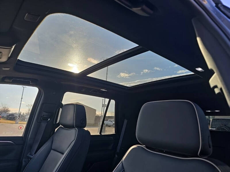 2024 GMC Yukon SLT