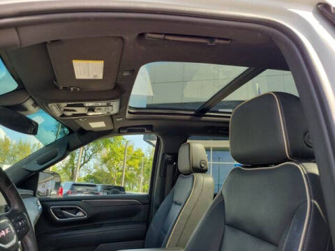 2023 GMC Yukon XL SLT