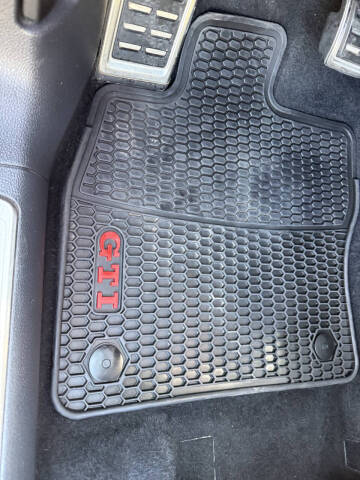 2017 Volkswagen Golf GTI Sport