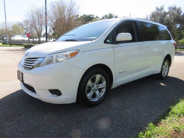 2016 Toyota Sienna LE Mobility 7-Passenger