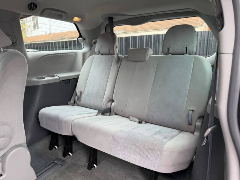 2016 Toyota Sienna L 7-Passenger