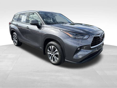 2022 Toyota Highlander Hybrid XLE