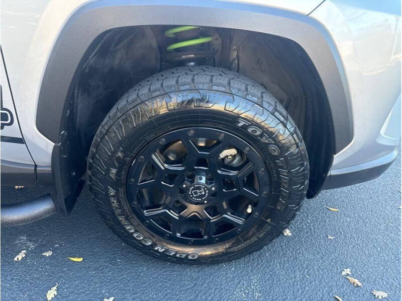 2019 Toyota RAV4 Hybrid XLE