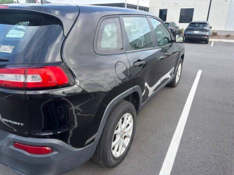 2017 Jeep Cherokee Sport