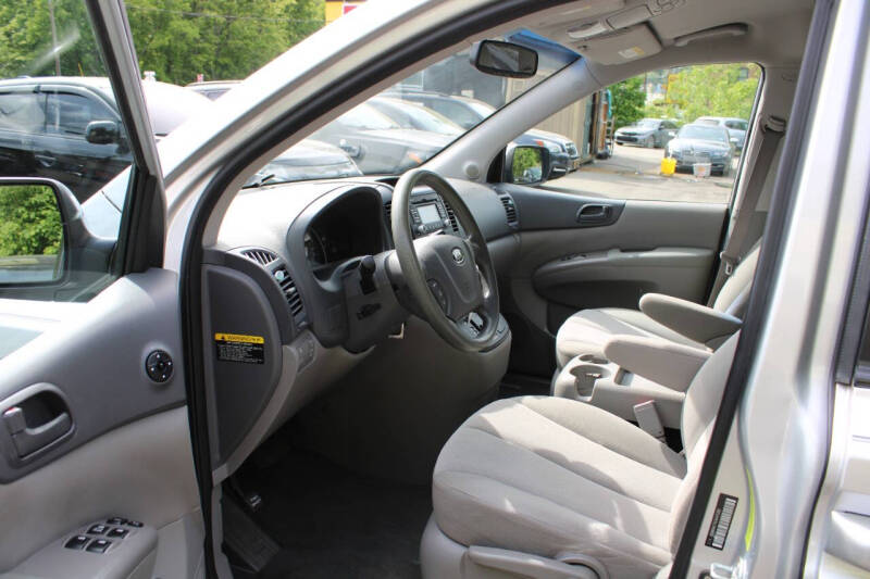 2012 Kia Sedona LX
