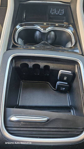 2023 Chrysler Pacifica Plug-In Hybrid Limited