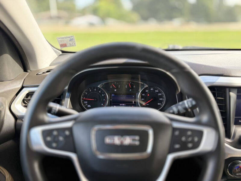2022 GMC Acadia SLE