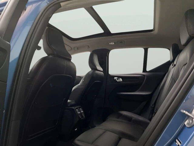 2025 Volvo XC40 B5 Plus Bright Theme