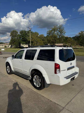 2005 Nissan Pathfinder SE