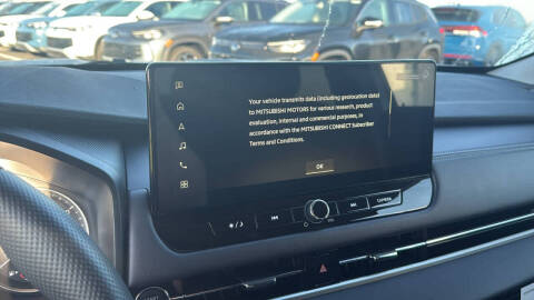 2025 Mitsubishi Outlander ES