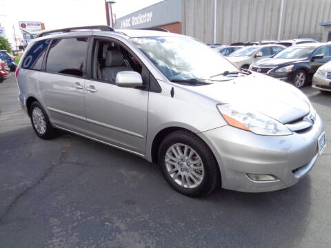 2010 Toyota Sienna XLE