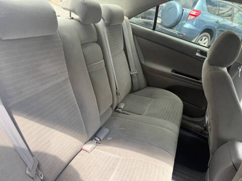 2005 Toyota Camry LE