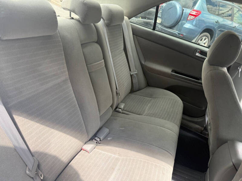 2005 Toyota Camry LE