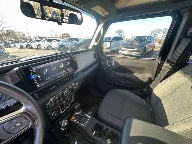 2024 Jeep Gladiator NightHawk