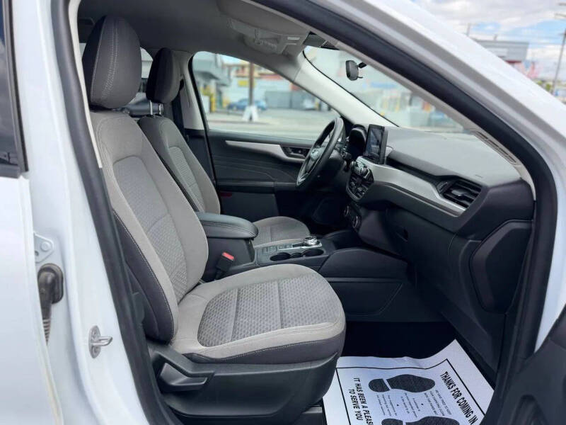 2022 Ford Escape SE