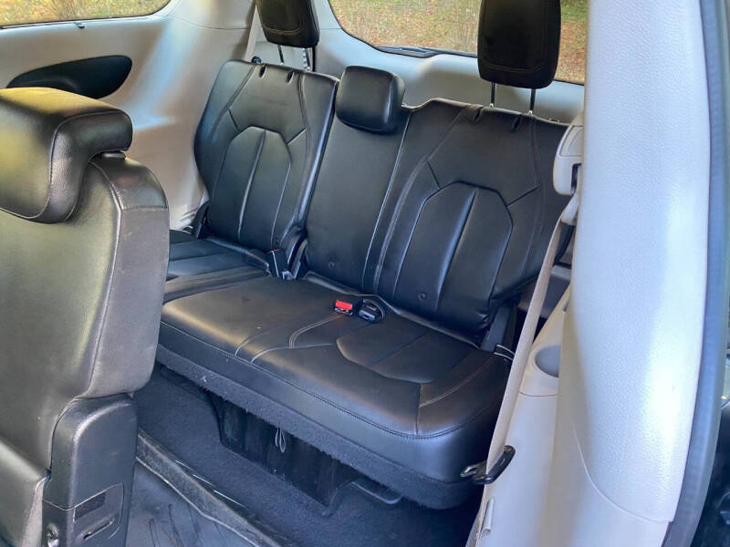 2017 Chrysler Pacifica Touring-L