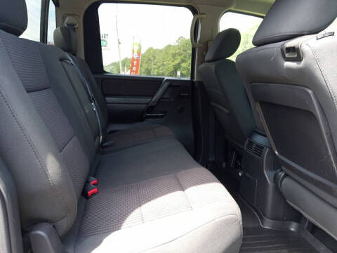 2010 Nissan Titan SE