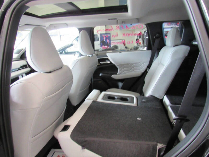 2025 Mitsubishi Outlander SEL Platinum Edition
