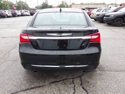 2013 Chrysler 200 Touring