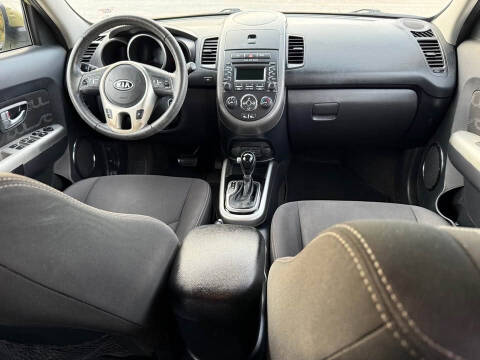 2012 Kia Soul +