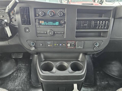 2025 Chevrolet Express 3500