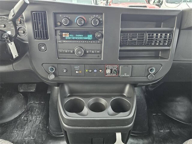 2025 Chevrolet Express 3500