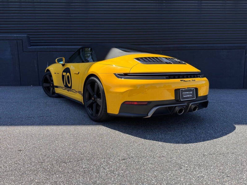 2026 Porsche 911 Carrera 4 GTS
