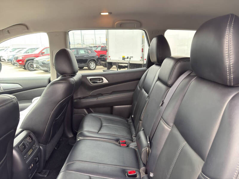 2020 Nissan Pathfinder SL