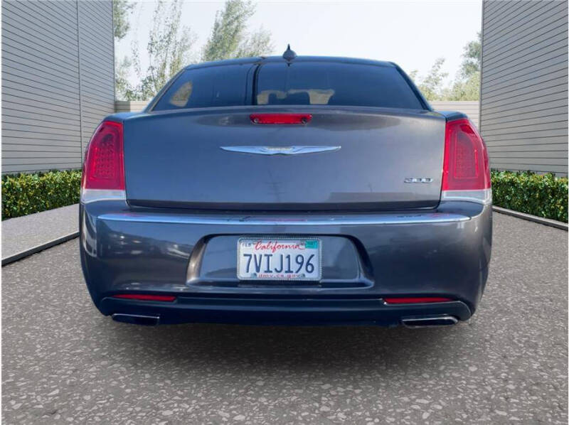2016 Chrysler 300