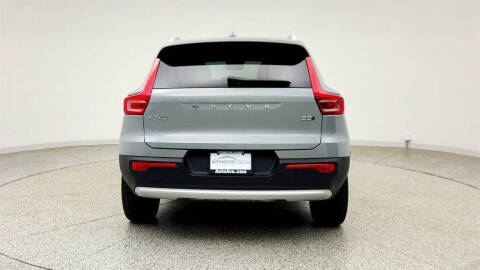 2025 Volvo XC40 B5 Core Bright Theme