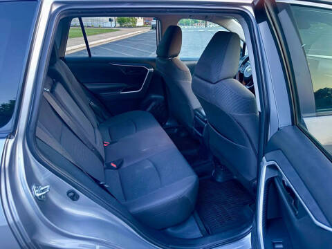 2020 Toyota RAV4 LE