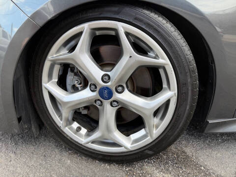 2017 Ford Focus ST