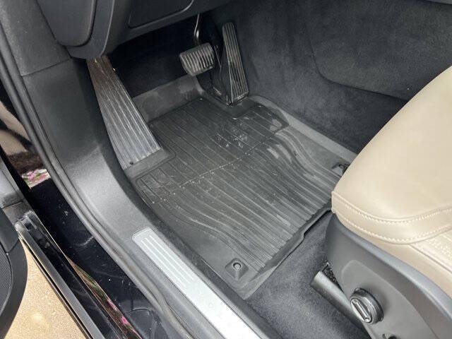 2025 Volvo XC90 B6 Plus Bright Theme 6P