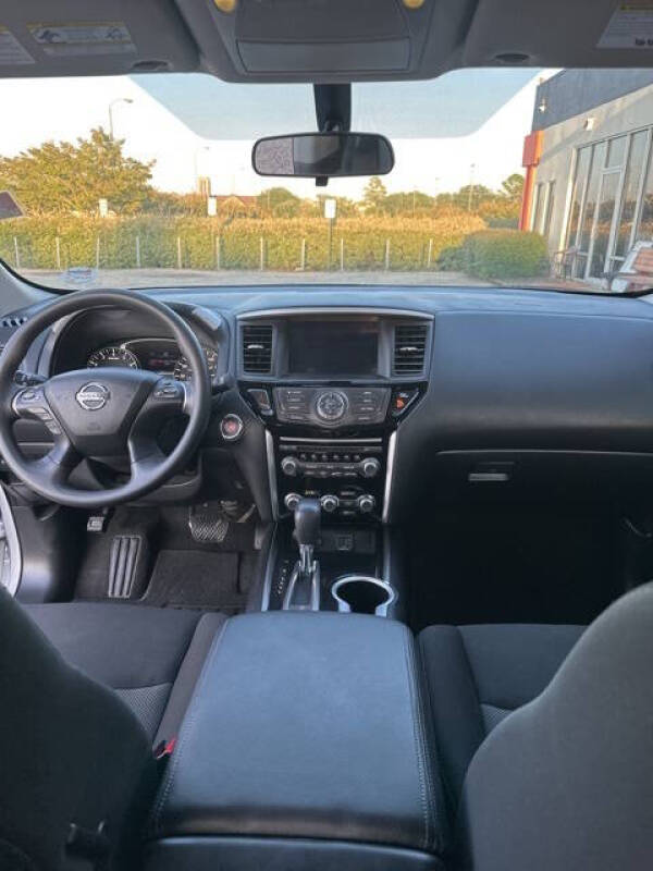 2020 Nissan Pathfinder S