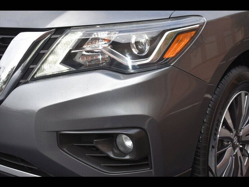 2019 Nissan Pathfinder SL