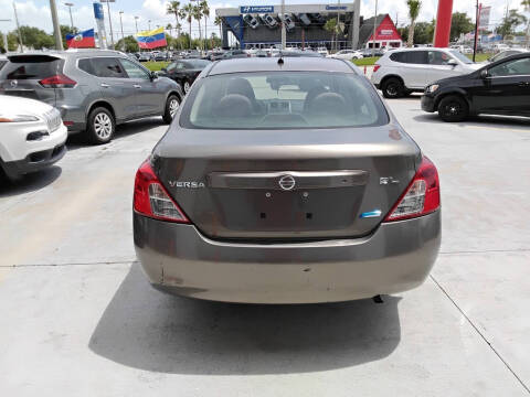 2012 Nissan Versa 1.6 S