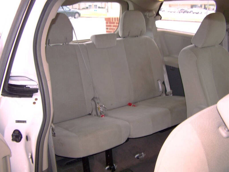 2013 Toyota Sienna L 7-Passenger