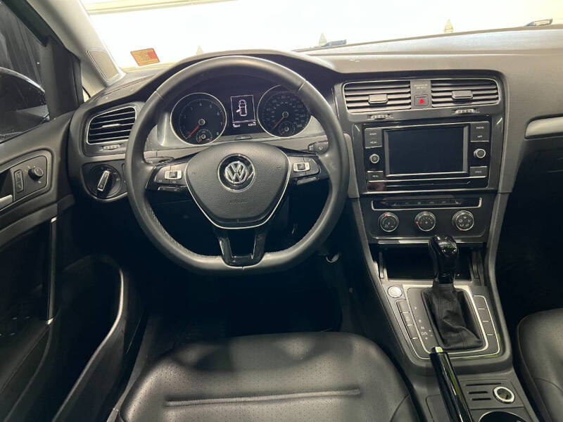 2020 Volkswagen Golf TSI