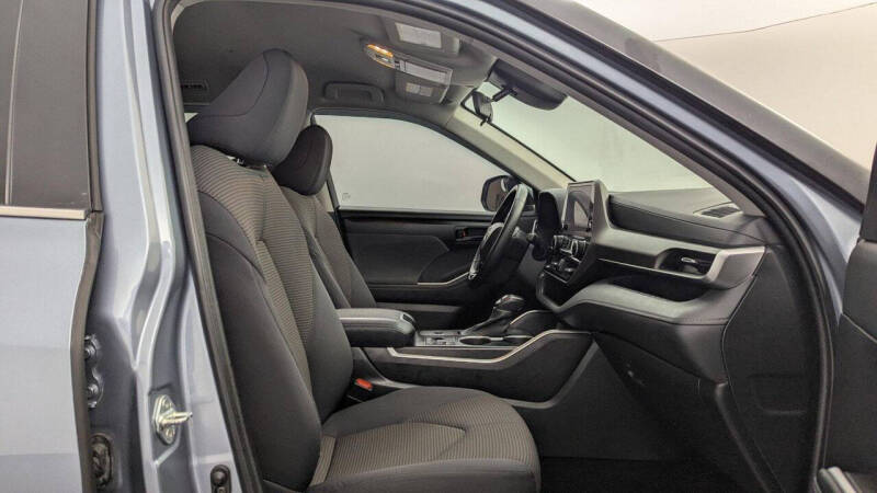 2023 Toyota Highlander Hybrid LE