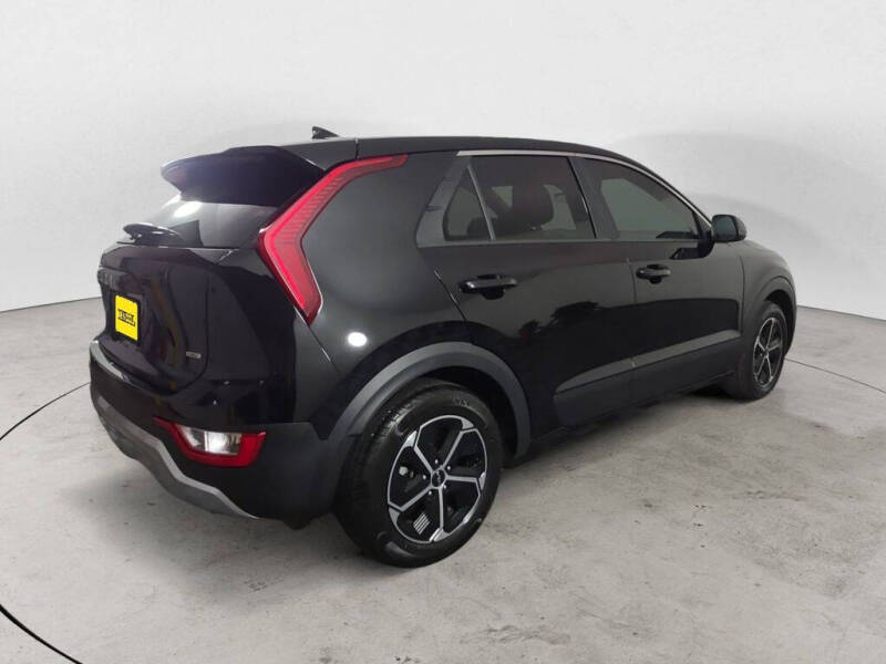 2023 Kia Niro LX