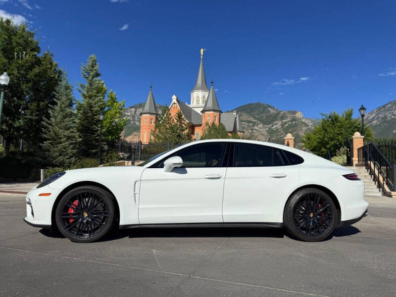 2017 Porsche Panamera Turbo