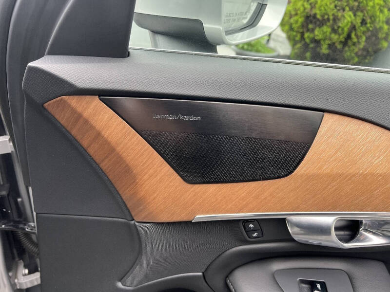 2023 Volvo XC90 B6 Plus Bright Theme 7P