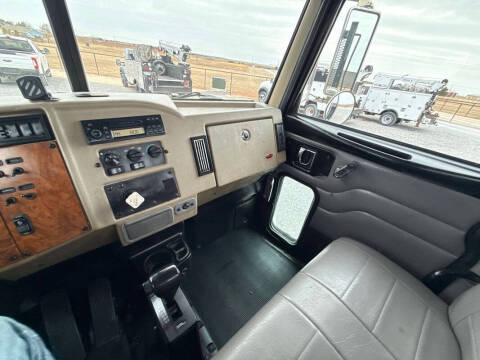 2009 Peterbilt 330