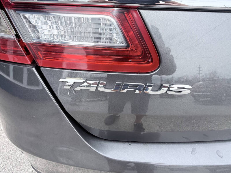 2019 Ford Taurus SEL