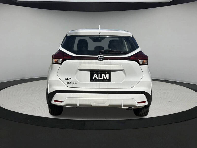 2025 Nissan Kicks Play S