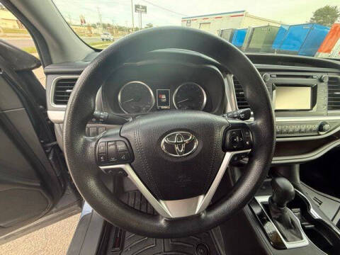 2017 Toyota Highlander LE