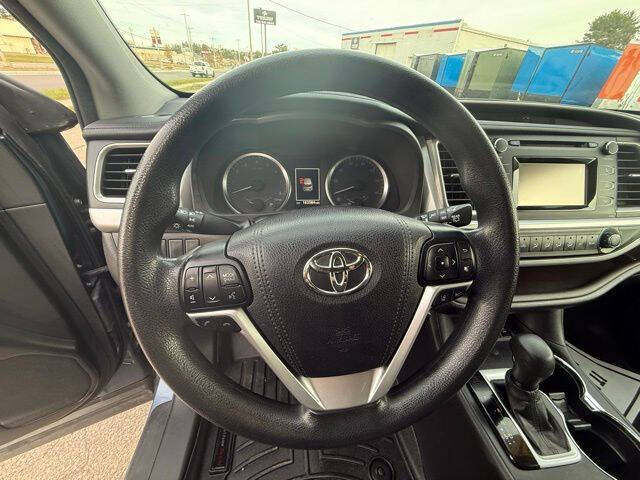 2017 Toyota Highlander LE
